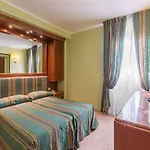 Raeli Siracusa 3* Roma