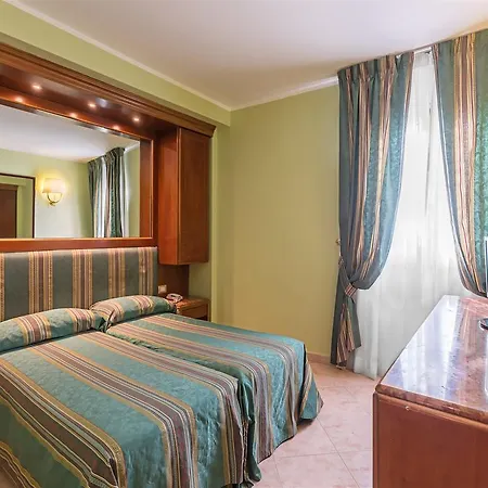 Raeli Siracusa 3* Rom