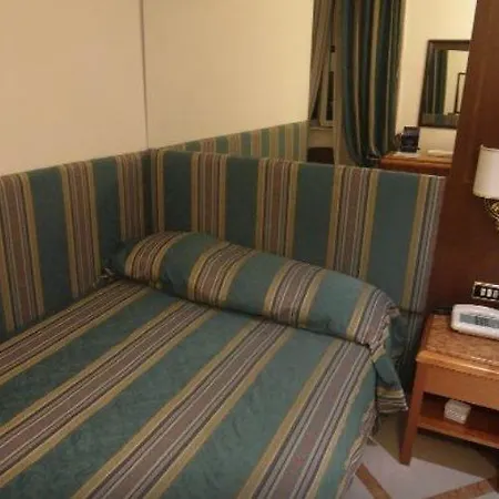 Raeli Siracusa Hotel Rome