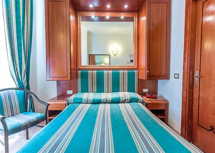 ラエリ シラクーサ 3* ローマ