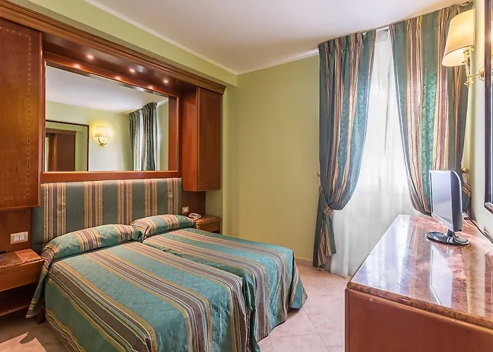 ラエリ シラクーサ 3* ローマ