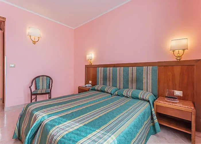 ラエリ シラクーサ