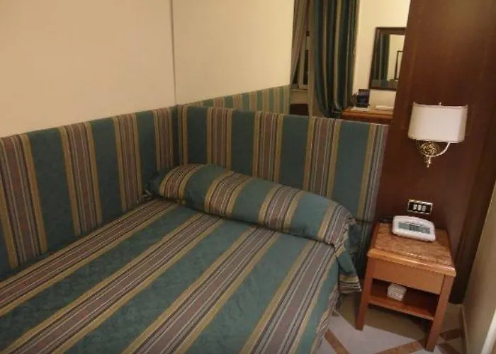 ラエリ シラクーサ ホテル ローマ