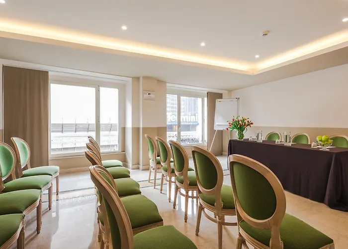 ホテル ラエリ シラクーサ 3*