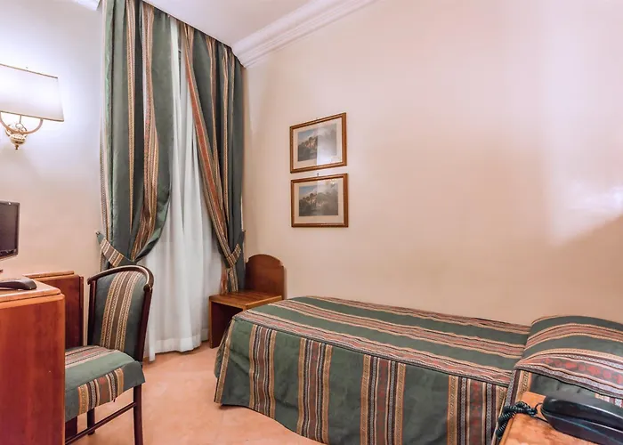 ラエリ シラクーサ ローマ