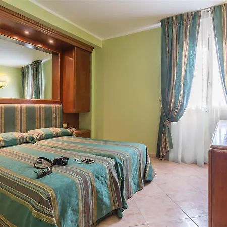 Raeli Siracusa 3*